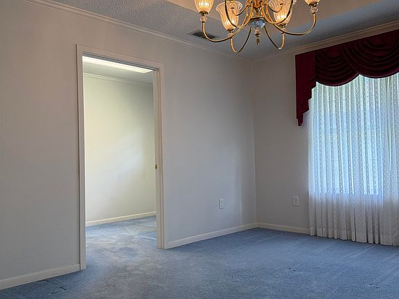 5th image of 310 Spring Valley Rd