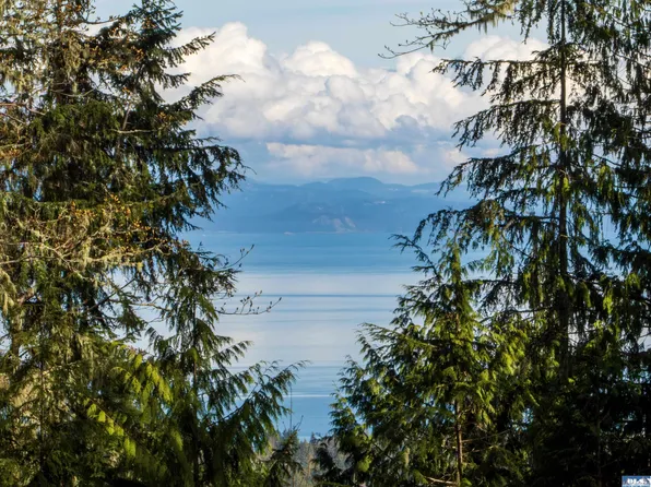 948 Eagle Heights Rd, Port Angeles, WA 98363