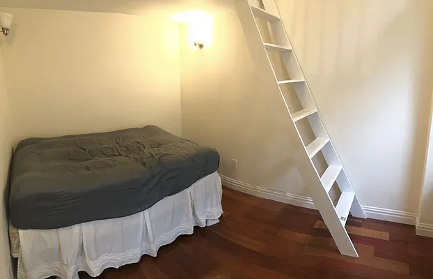 Rented by Your Vanity Realty | media 23