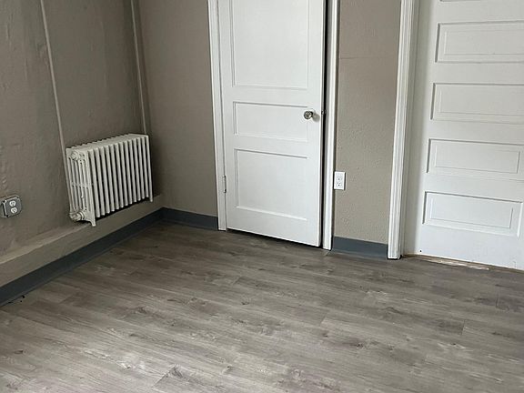4th image of 990 Grand Ave APT B2