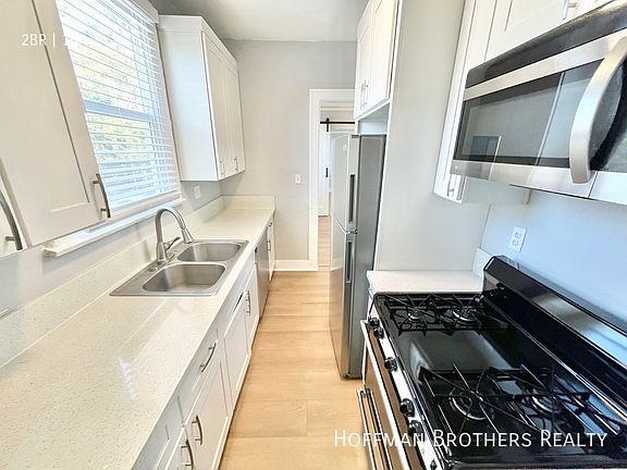 3rd image of 1217 1/2 N Wilton Pl #A
