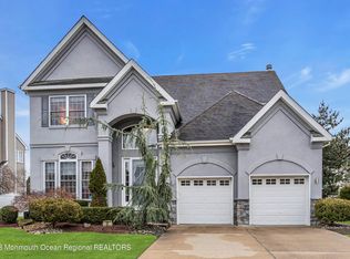 17 Arrowwood Ct, Howell, NJ 07731