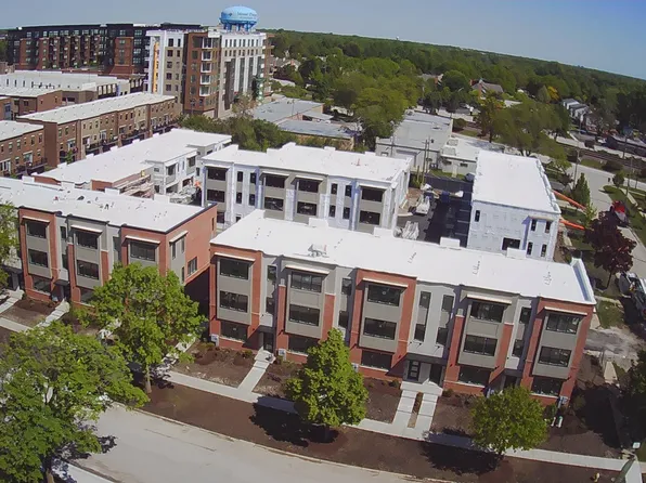 308 E Lincoln St #308, Mount Prospect, IL 60056