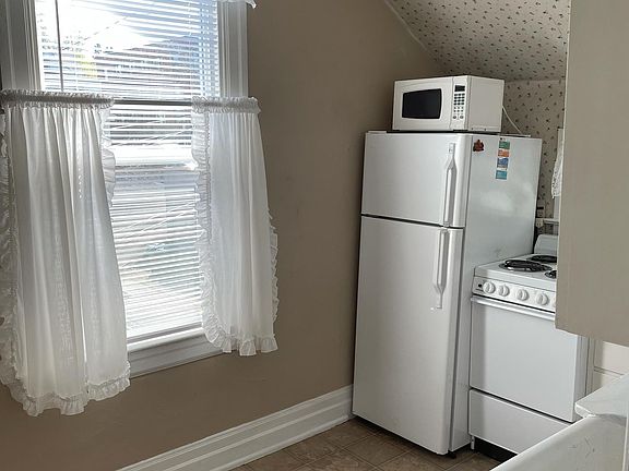 3rd image of 810 N 6th St #D
