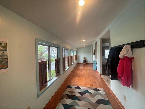 5th image of 118 Mill Creek St