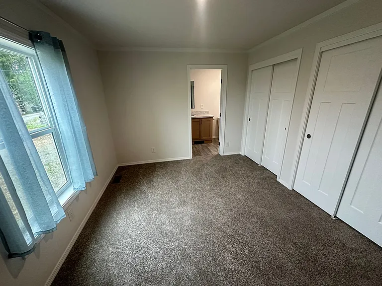 11925 Hillcrest Dr SE — Photo 13