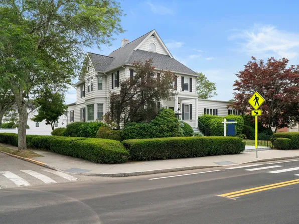 32 East Main Street, Stonington, CT 06355