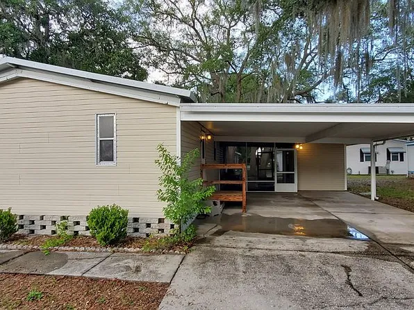 444 Carnation Dr, Fruitland Park, FL 34731