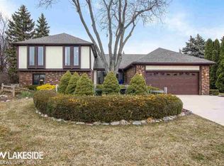 15453 N Royal Doulton Blvd, Clinton Township, MI