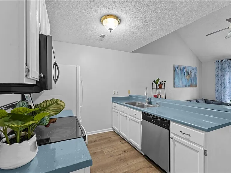 2672 Hitchcock Dr — Photo 15