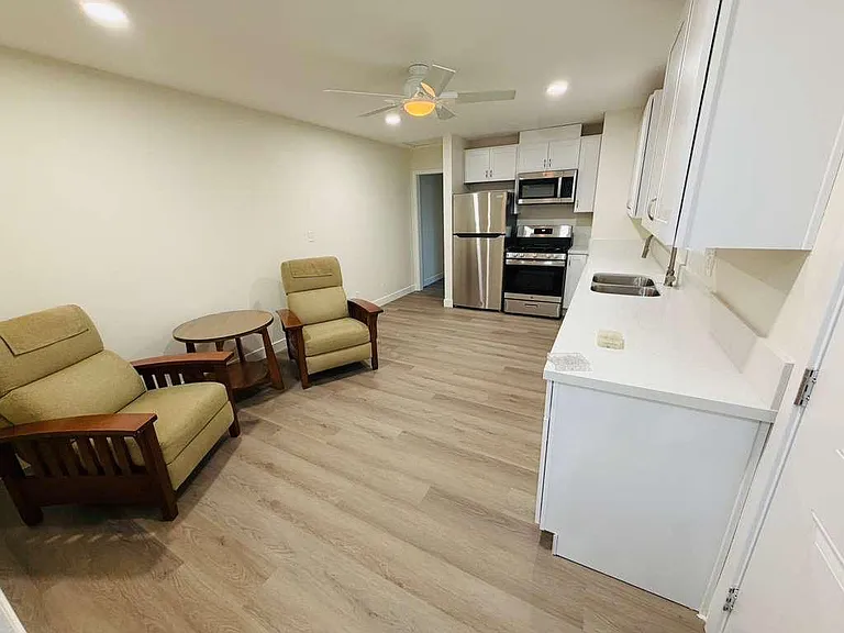 2811 E Garfield Ave #2 — Photo 3