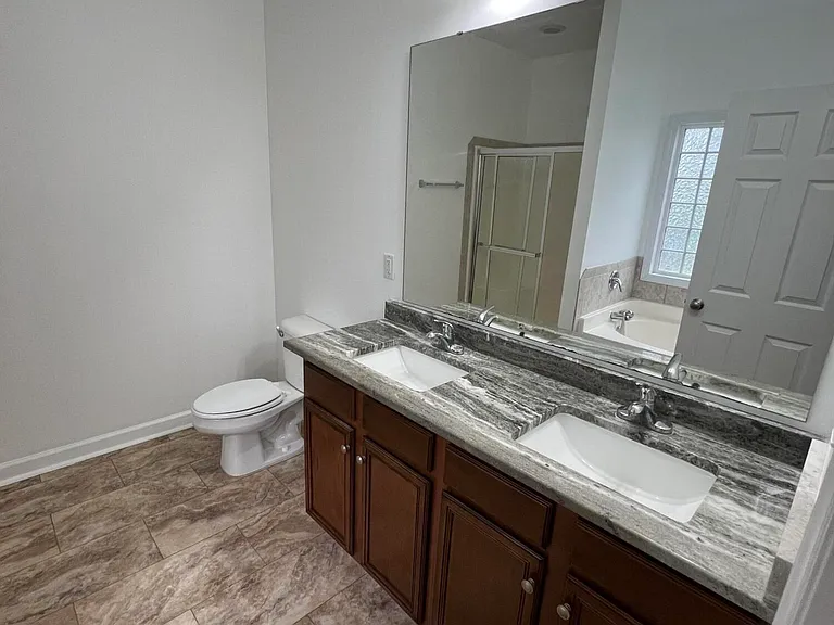 608 Cheltenham Dr — Photo 12
