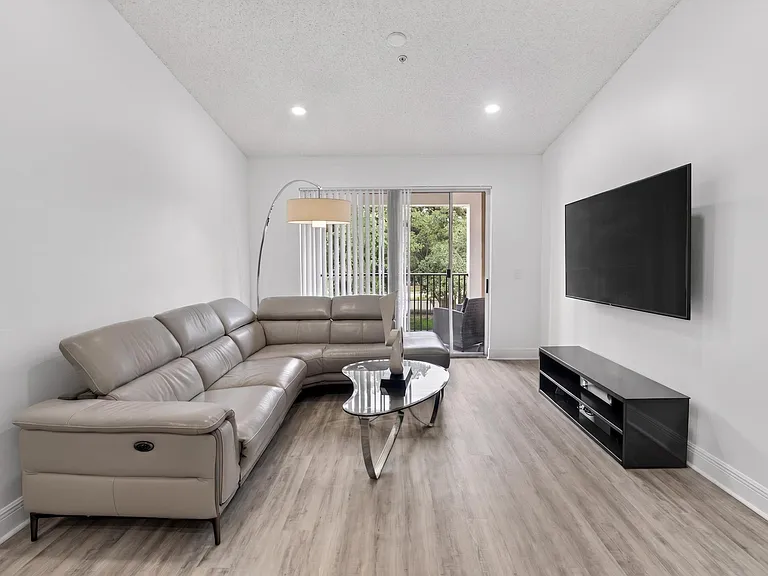 8020 Nob Hill Rd #305 — Photo 2