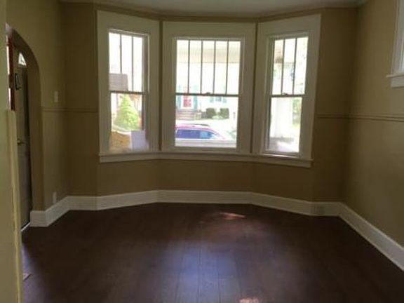 5th image of 112 Kentucky Ave