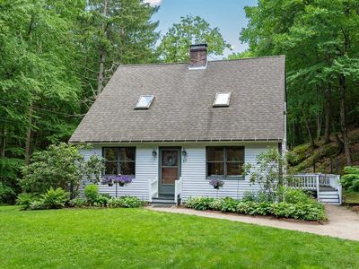 17 Oaklands Road, Newfields, NH, 03856