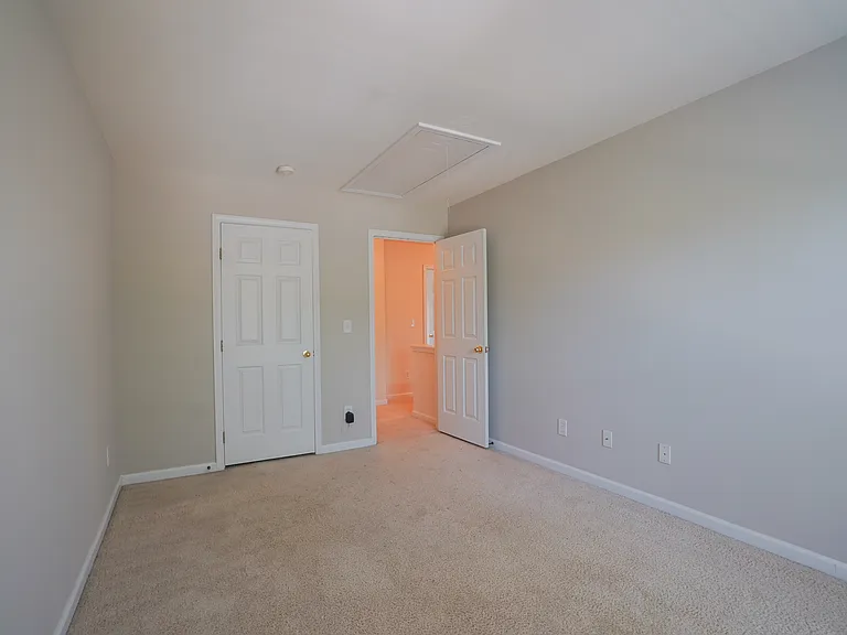 6021 Queens Walk Ct — Photo 4