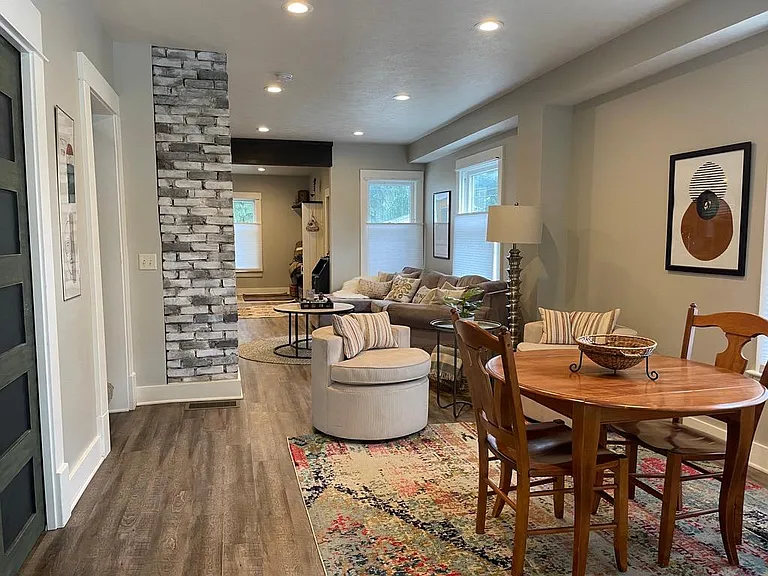 209 Marion Ave NW — Photo 8
