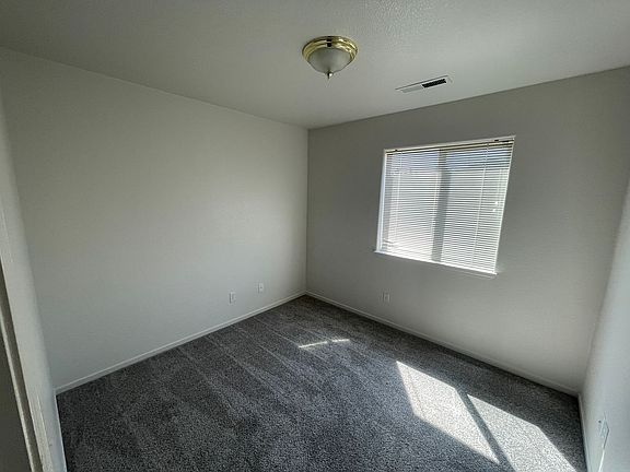 3rd image of 15 Russell Ct APT A