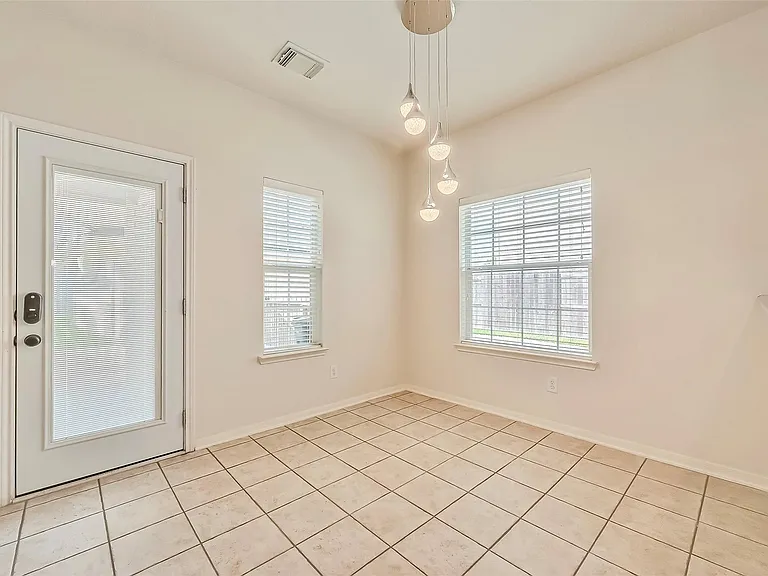 5506 Flower Grove Ct — Photo 8