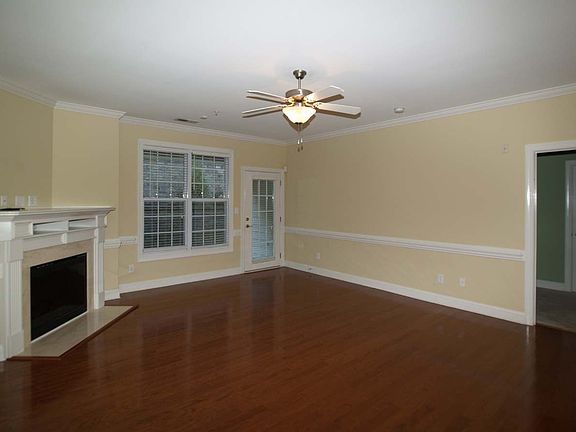 5th image of 210-104 Fountainhead Ln