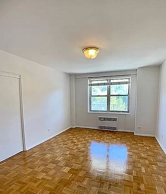 2nd image of 2601 Henry Hudson Pkwy W APT 3E
