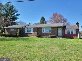 555 Chestnut Hill Rd, Denver, PA 17517