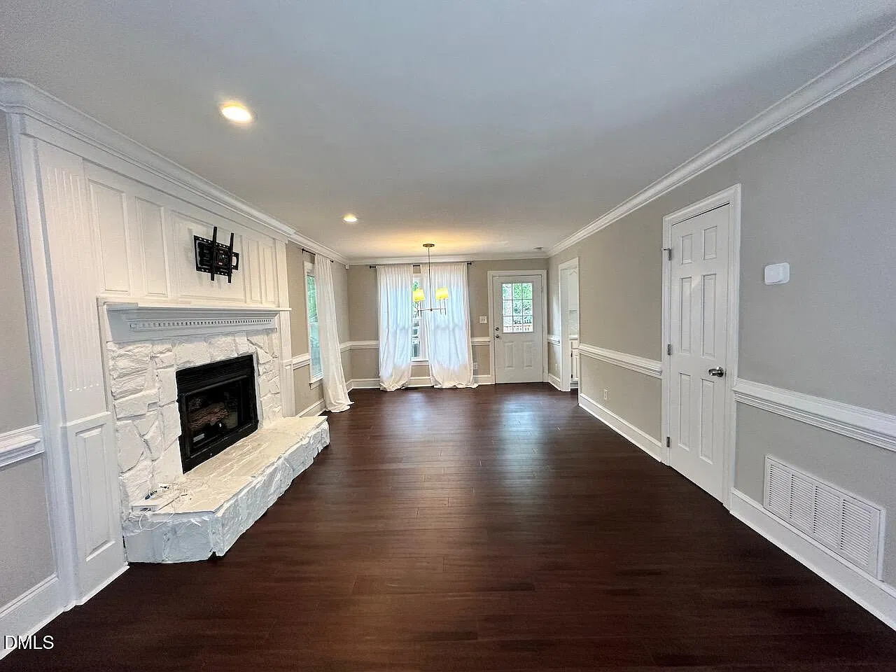 2 bed, 2.5 bath, 1216 sqft, $1,675 — Photo 4