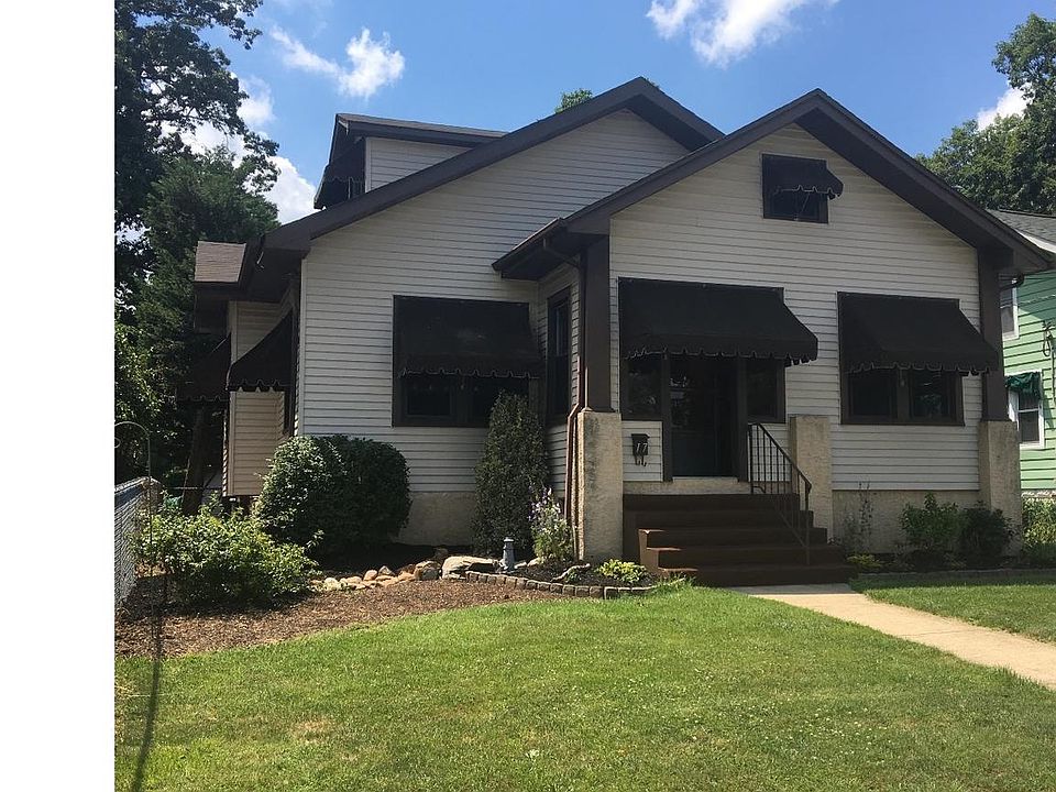 1st image of 17 Bungalow Ave