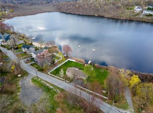 115 Lake Shore Dr, Mahopac, NY 10541