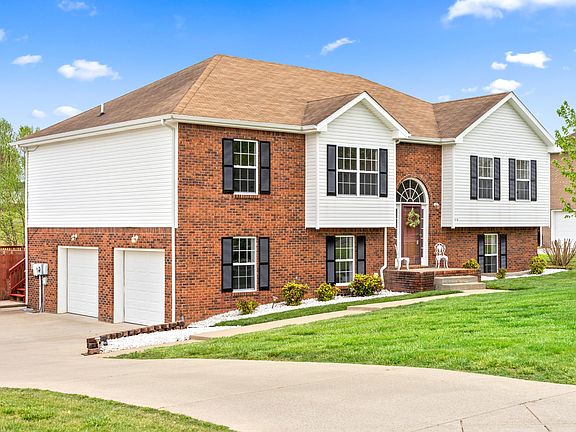 2nd image of 2550 Emerald Ct