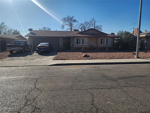 4th image of 3867 Jewel Ave