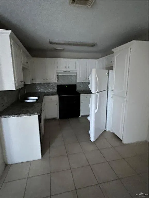 2 bed, 2.0 bath, 15200 sqft, $775 — Photo 4
