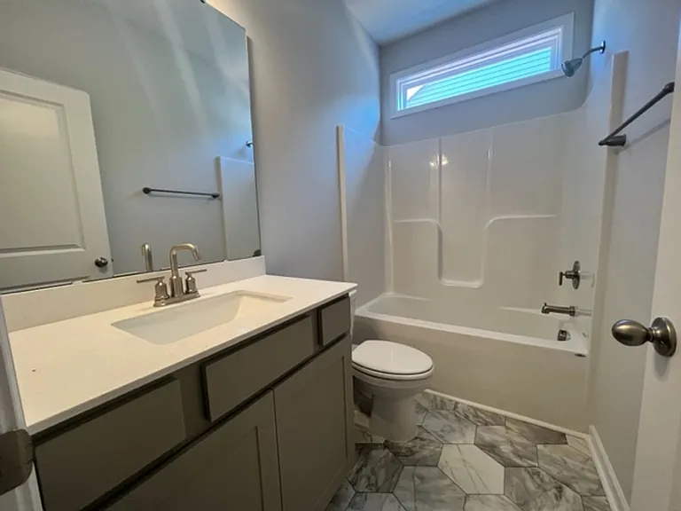 124 Sandstone St — Photo 10