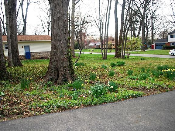 5th image of 7108 Camelot Ct
