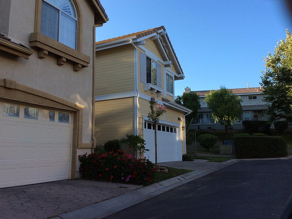 1st image of 3135 La Casa Ct