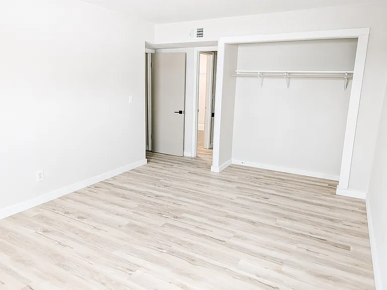 Prairie West Apartments — Photo 28