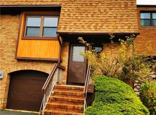 2304 Merrywood Dr, Edison, NJ 08817