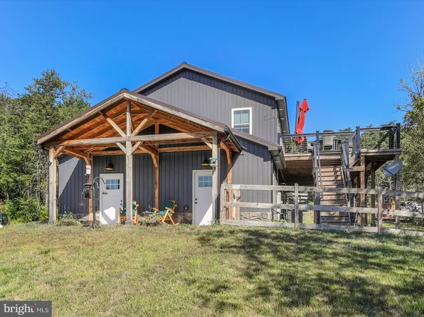 9 Whiskey Mountain Trl, Berkeley Springs, WV 25411