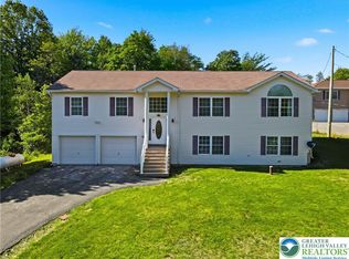 1299 Glade Dr S, Long Pond, PA 18334