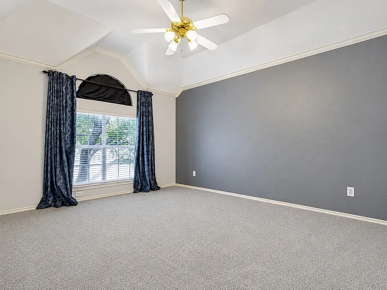 110 Falcon Creek Dr — Photo 9