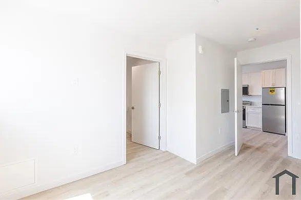 Studio, 334 sqft, $2,050 — Photo 3