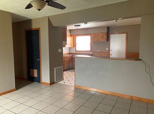 1533 Eastland Dr, Hutchinson, KS 67501