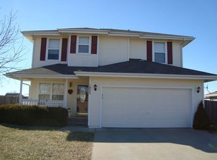 1825 SW Valley View Ct, Topeka, KS 66615