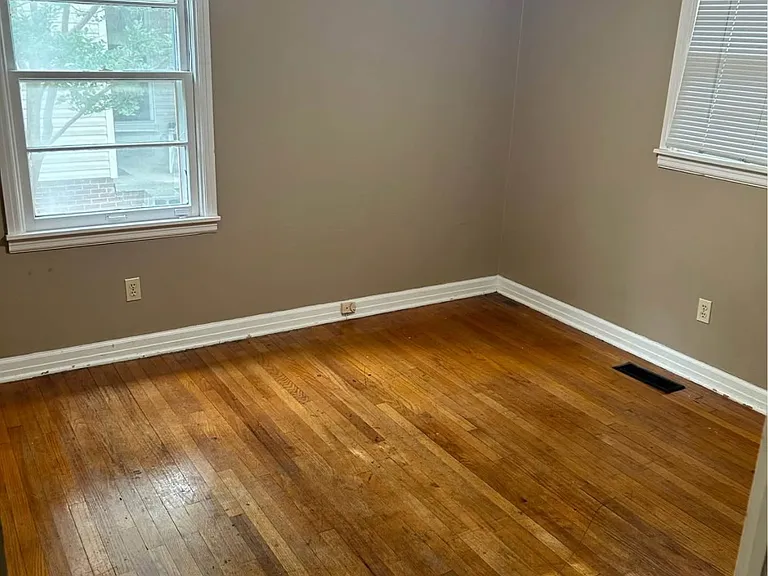 2303 Rasberry St — Photo 6