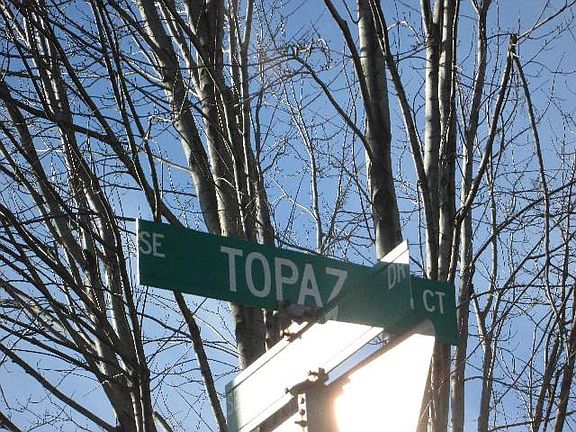 4th image of 204 SE Topaz Ct