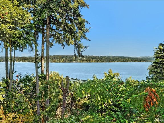 3rd image of 2432 W Lake Sammamish Pkwy SE