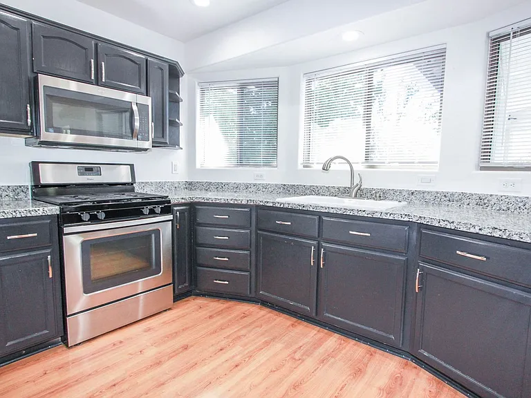 4266 N Saratoga Dr — Photo 8