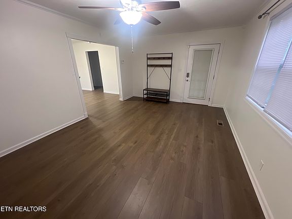 3rd image of 2909 Woodrow Dr