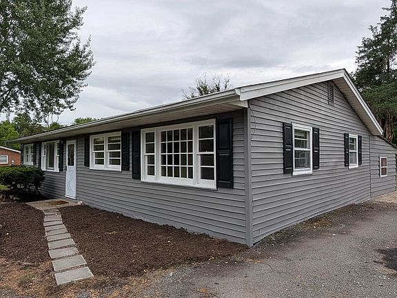 2nd image of 8614 Linton Hall Rd