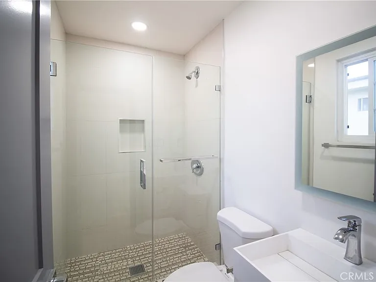 835 S Sherbourne Dr #9 — Photo 9